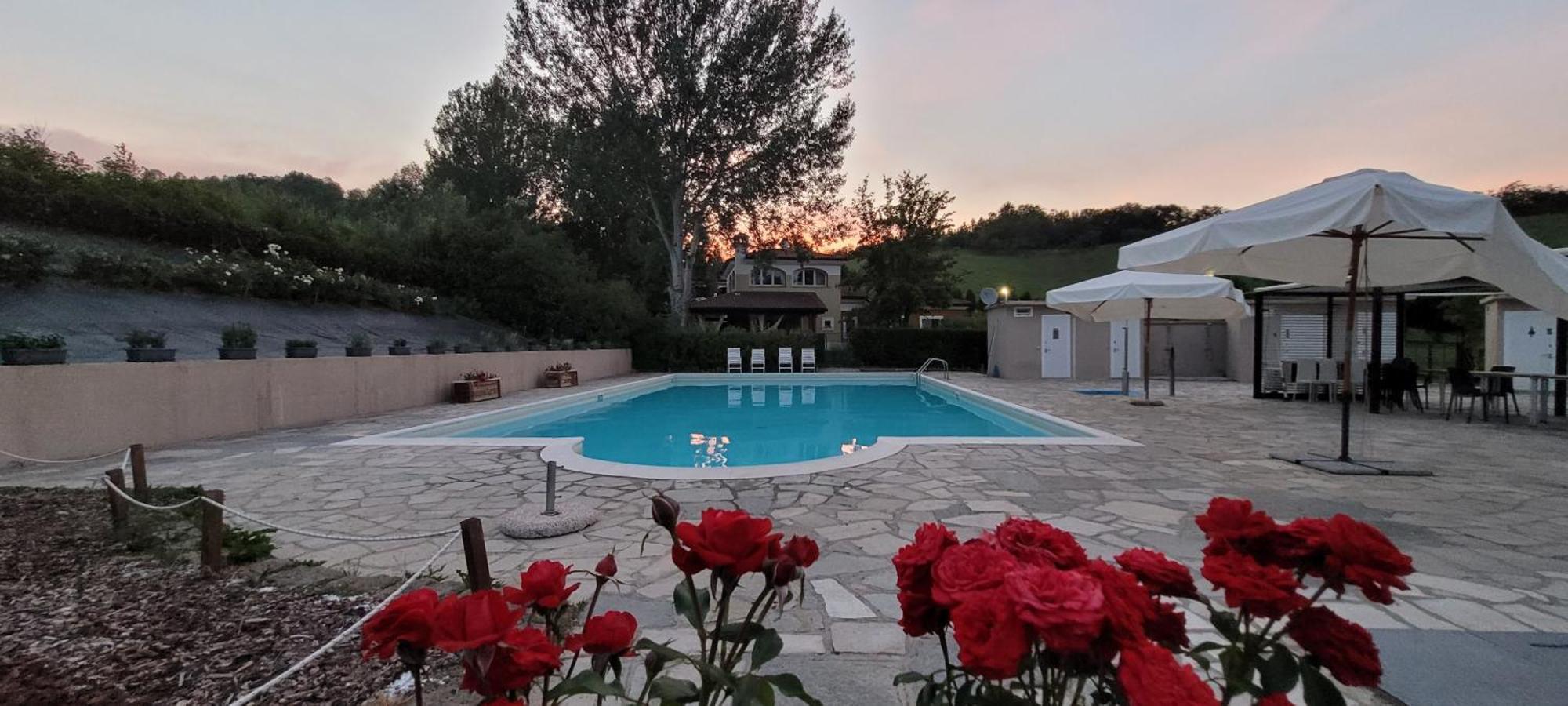 Aura Loving Home Con 4 Posti Letto, Cucina Completa, Terrazzo Ed Un Grande Parco Verde Serravalle d'Asti Exterior foto